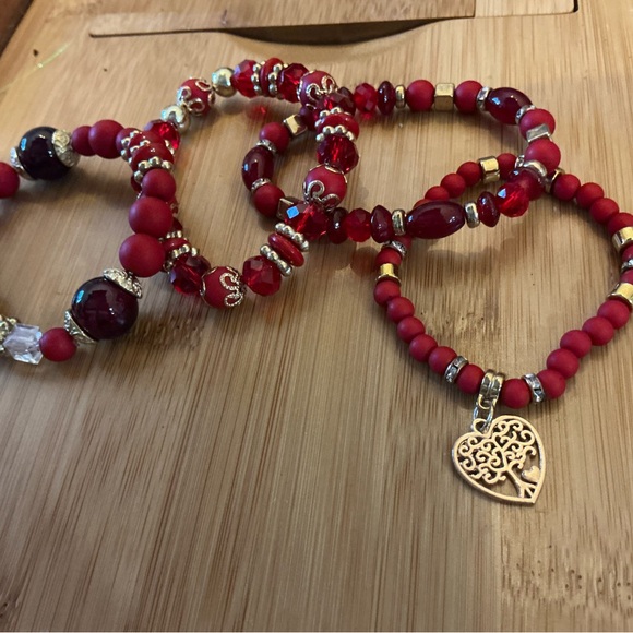 Elegant Red Beaded Bracelet Set of 4, Brand New! - Picture 4 of 4